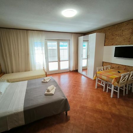 Apartments Marina Makarska Ngoại thất bức ảnh