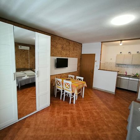 Apartments Marina Makarska Ngoại thất bức ảnh