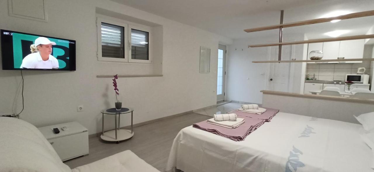 Apartments Marina Makarska Ngoại thất bức ảnh